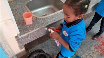 الوفد الياباني: المدرسة اليابانية بالسويس نموذج يُحتزي به بمدارس الجمهورية (صور)