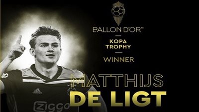 دي ليخت يحصد جائزة 