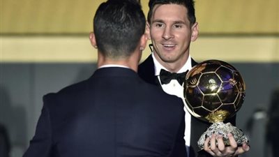 ميسي يفك الشراكة مع رونالدو في الكرة الذهبية (بالون دور 2019)