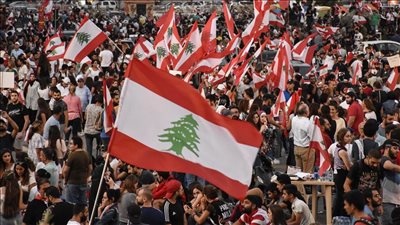 إصابة عدد من العسكريين اللبنانيين في مواجهات مع المعتصمين وسط بيروت