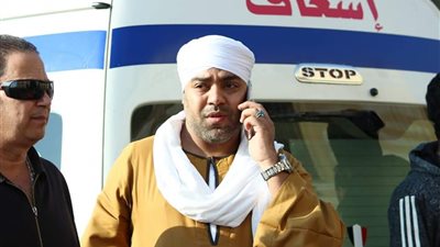 حجازي متقال ومحمد الشقنقيري يودعان شعبان عبدالرحيم في جنازته (صور)