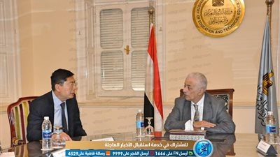وزير التعليم يلتقي سفير سنغافورة بالقاهرة لبحث التعاون بين البلدين
