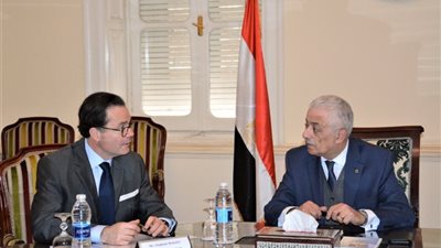وزير التعليم يلتقي سفير فرنسا بالقاهرة لبحث التعاون المشترك