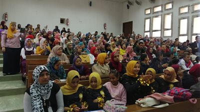 جامعة حلوان تحتفل باليوم العالمي لمتحدي الإعاقة (صور)