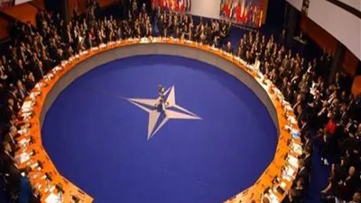 أستاذ علاقات دولية بواشنطن يكشف سيناريوهات مستقبل حلف الناتو