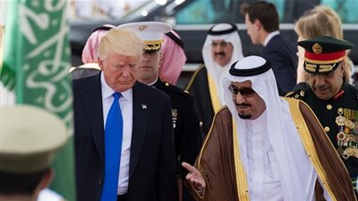 عاجل.. الملك سلمان يقدم التعازي لترامب في حادث إطلاق النار بولاية فلوريدا