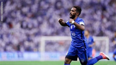 انقسام الجماهير الهلالية بعد قرار استبعاد نواف العابد من كأس العالم للأندية