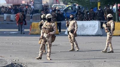  قائد شرطة الديوانية يصدر أوامر بحمل السلاح للقوات لحماية التظاهرات بالعراق