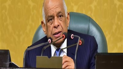 رئيس البرلمان يطالب النواب بعدم مغادرة القاعة لتأبين النائب محمد بدوي دسوقي