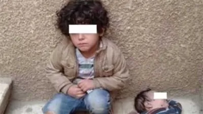 والدة طفلي السلم: 