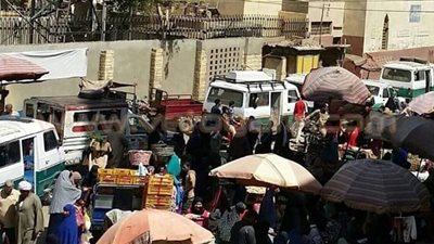 محافظ الفيوم يناقش تنظيم الأسواق العشوائية