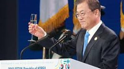 زعيم كوريا الجنوبية يزور الصين لحضور قمة ثلاثية مع اليابان 