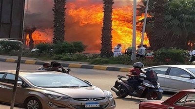 حريق داخل مدرسة في فيصل.. والدفع بسيارات الإطفاء