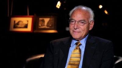 فاروق الباز يكشف مفاجأة بشأن الحياة على الكواكب الأخرى