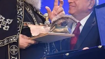 البابا تواضروس يعزي أسرة المخرج الراحل سمير سيف