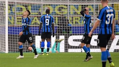 بعد وداع دوري الأبطال .. أزمة لثنائي الإنتر.. ولاعب برشلونة يدخل التاريخ