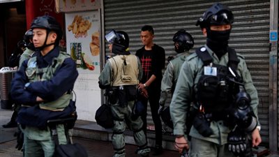 استقالة خبراء أجانب من تحقيقات شرطة هونج كونج للتشكيك في استقلالها