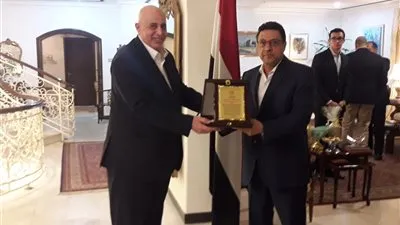 السفارة المصرية بالكويت تكرم المستشار العمالي بمناسبة انتهاء فترة عمله