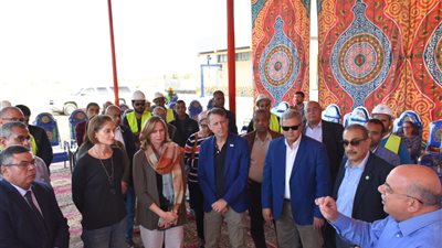 برفق وفد الوكالة الأمريكية.. 