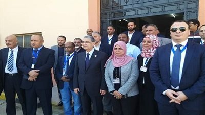 وزير الكهرباء يفتتح مركز خدمة العملاء بقطاع أسوان