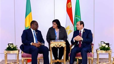 السيسي يستقبل الرئيس السنغالي على هامش منتدى أسوان السلام
