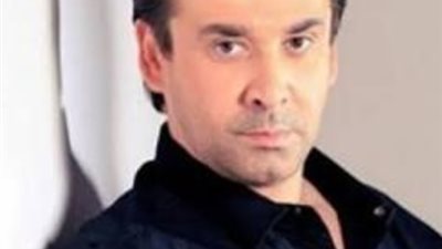 كريم عبدالعزيز يشيد 