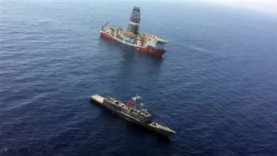 إيطاليا ترسل فرقاطة لحماية مواقعها بالمتوسط.. وتبعث برسالة لتركيا 