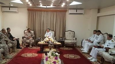 قائد القوات البحرية الإيرانية ونظيره القطري يجريان مباحثات عسكرية في الدوحة