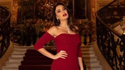 بفستان شفاف.. سيرين عبدالنور تشعل 