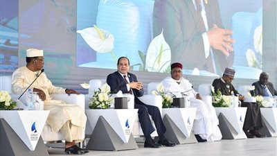 السيسي: منتدى أسوان بمثابة منصة حوار لتبادل الآراء بين الدول الإفريقية