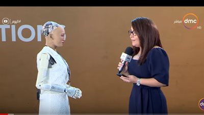 الروبوت صوفيا: شرم الشيخ مدينة رائعة ومدهشة (فيديو)