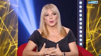 ندى بسيوني تبكي على الهواء (فيديو)