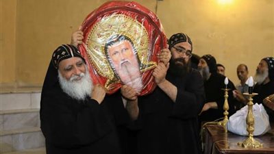 في تذكار نقل جسده.. تعرف على الراهب الذي حمل المسيح على كتفيه