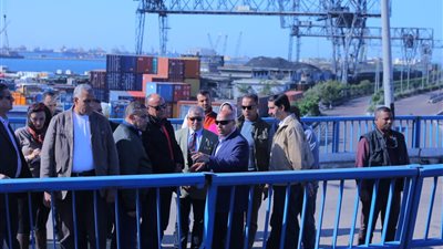 وزير النقل: تحويل الموانئ المصرية إلى 