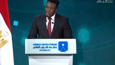 منتدى شباب العالم.. أحد المدافعين عن حقوق الأطفال يسرد قصة حياته المأساوية (فيديو)