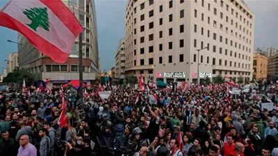 قوات الأمن تطلق الغاز المسيل للدموع والرصاص المطاطي في مظاهرة ببيروت