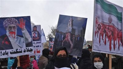 شهر على الانتفاضة الإيرانية.. قمع دموي واحتجاجات لا تهدأ (تقرير)