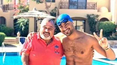 السباح باروكي يبدأ تدريباته فى الغردقة استعدادا لعبور المانش بزعانف المونو