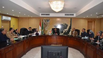 محافظ الفيوم يناقش شكاوى المواطنين مع أعضاء مجلس النواب