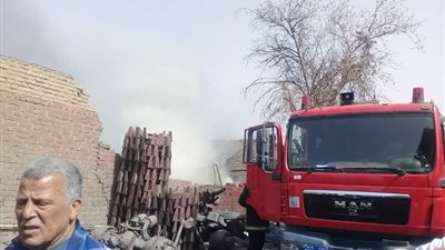 انتداب المعمل الجنائي لبيان سبب حريق مخزن المواد البلاستيكية بشبرا الخيمة 