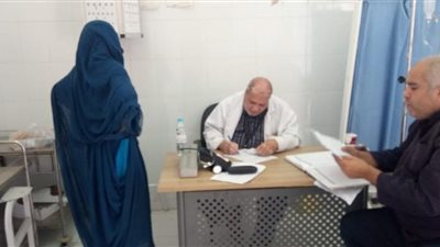 استخراج 5 قرارات علاج على نفقة الدولة خلال قافلة طبية بأبو رماد بالبحر الأحمر 