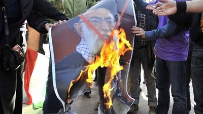 بعد إحراق صور 