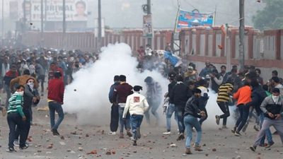 اشتباكات عنيفة في العاصمة الهندية بسبب 