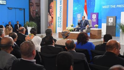 نائب محافظ المنوفية يسأل السيسي.. والرئيس: 