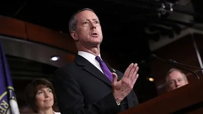 نائب أمريكي يحذر من قيام إيران بشن هجمات على الشرق الأوسط