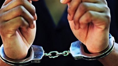 لخلافات أسرية.. محاسب يحرق سياره محامي بالمقطم