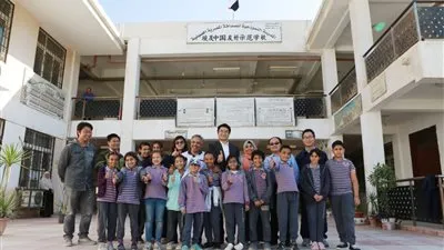 الحب الصيني في محيط الأهرامات