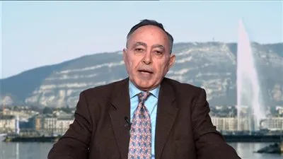 اللعب بورقة 