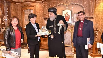 البابا تواضروس يستقبل أمين عام مجلس كنائس الشرق الأوسط