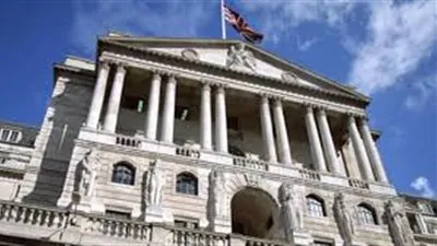 بنك انجلتر المركزي يبقي اسعار الفائدة دون تغير